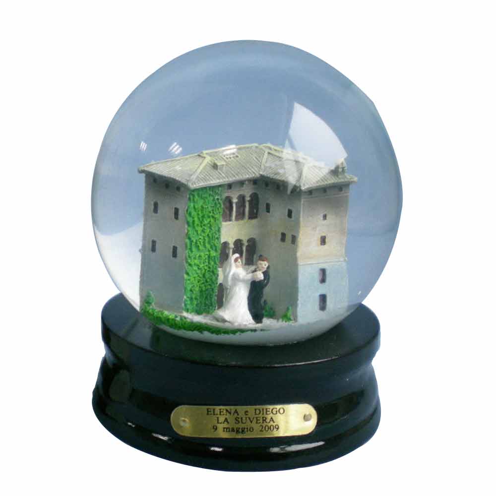 Polyresin Snow Globe For Wedding Souvenirs