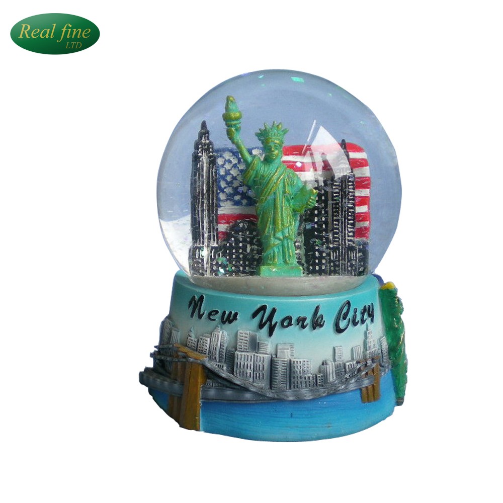 Resin custom high quality New York souvenirs glass snow globe